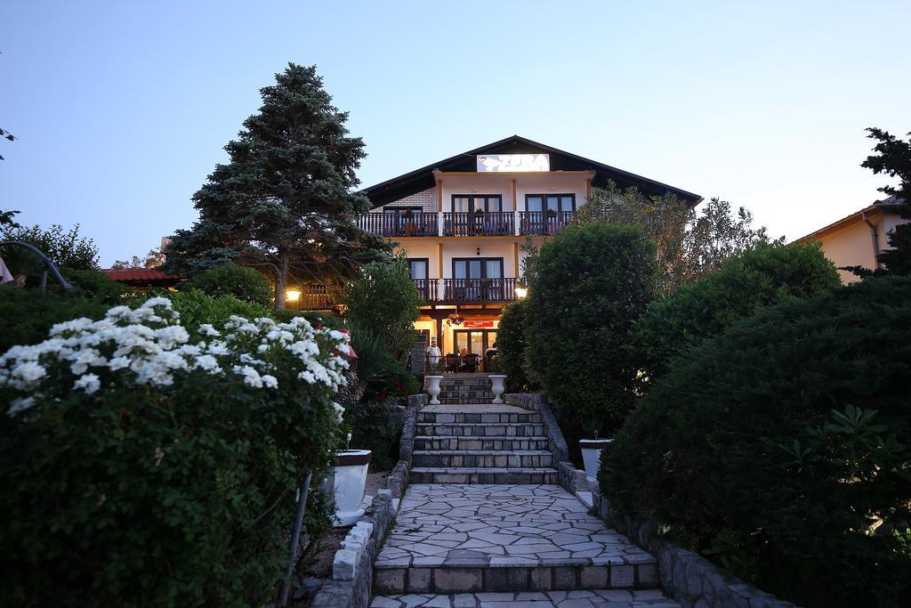 Guest House Zeba & Riviera Šilo Exterior foto