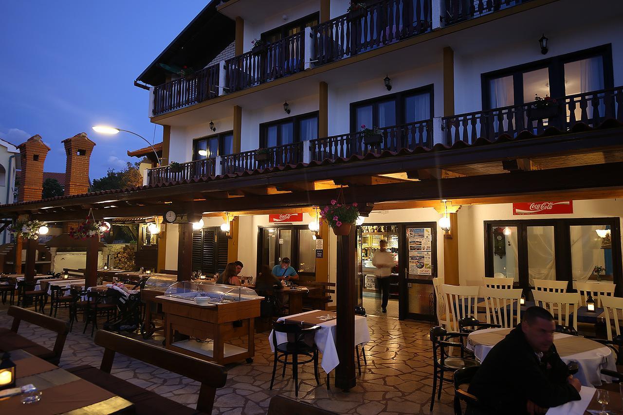 Guest House Zeba & Riviera Šilo Exterior foto